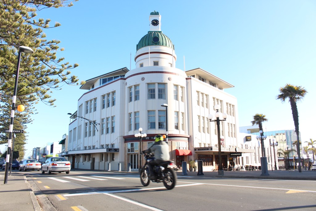 I’ll have a strawberry milkshake&nbsp;please.
