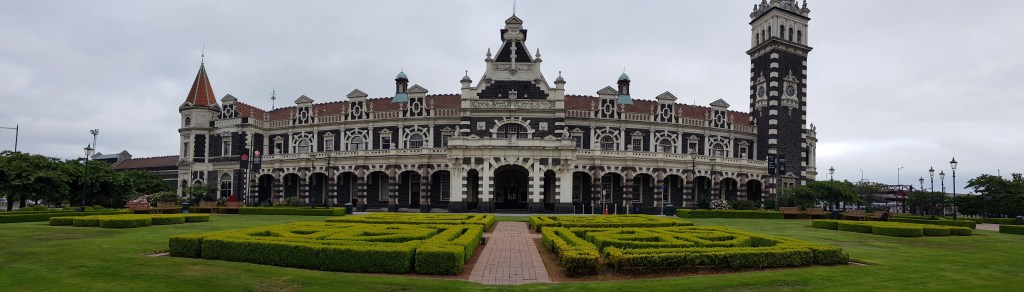 Two Kiwi’s were walking on the beach one&nbsp;day…